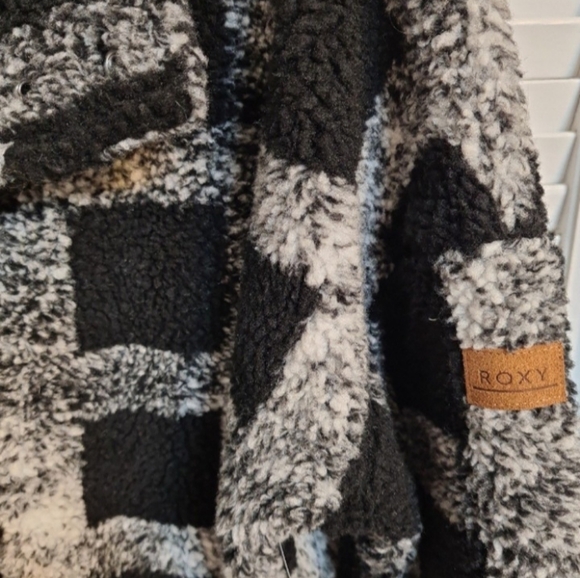 NWT Fleece Jacket by Roxy - Picture 4 of 5